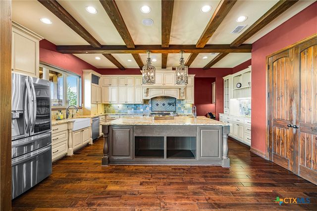 1682 County Road 310, Yoakum, TX 77995