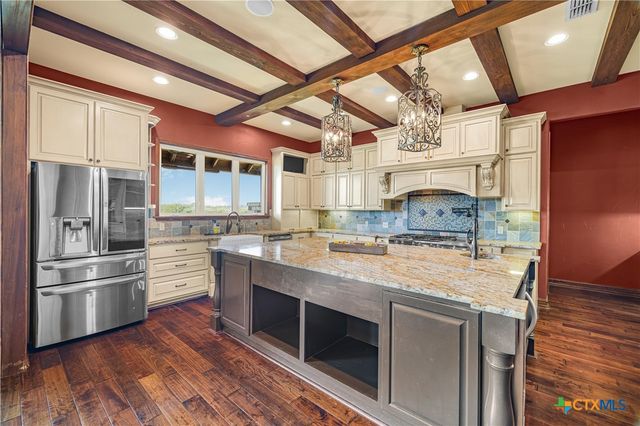 1682 County Road 310, Yoakum, TX 77995