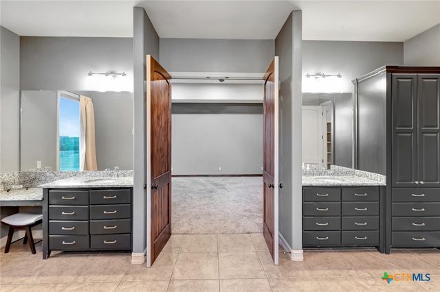 1682 County Road 310, Yoakum, TX 77995