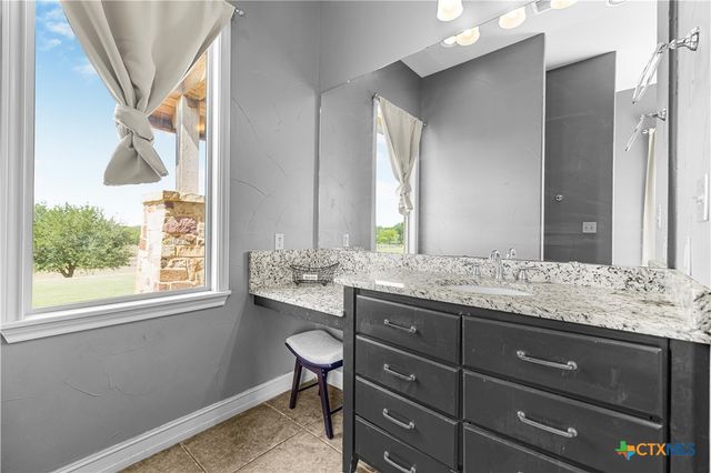 1682 County Road 310, Yoakum, TX 77995