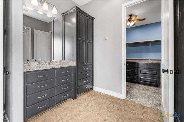 1682 County Road 310, Yoakum, TX 77995