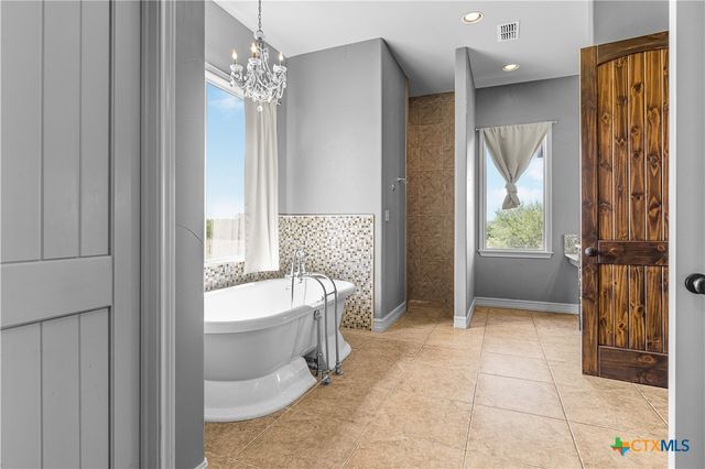 1682 County Road 310, Yoakum, TX 77995