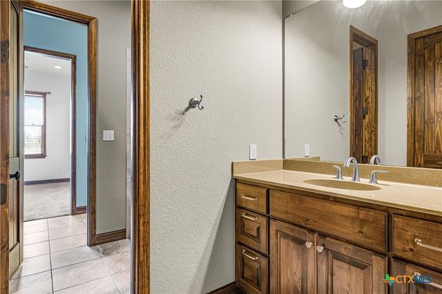 1682 County Road 310, Yoakum, TX 77995