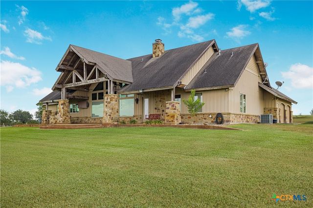 1682 County Road 310, Yoakum, TX 77995