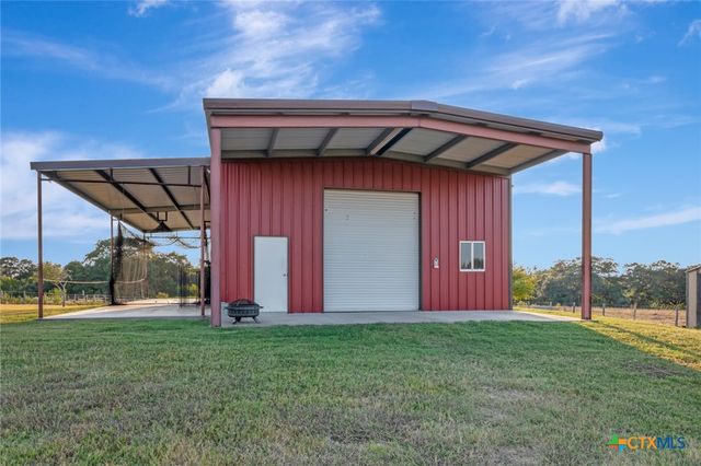 1682 County Road 310, Yoakum, TX 77995