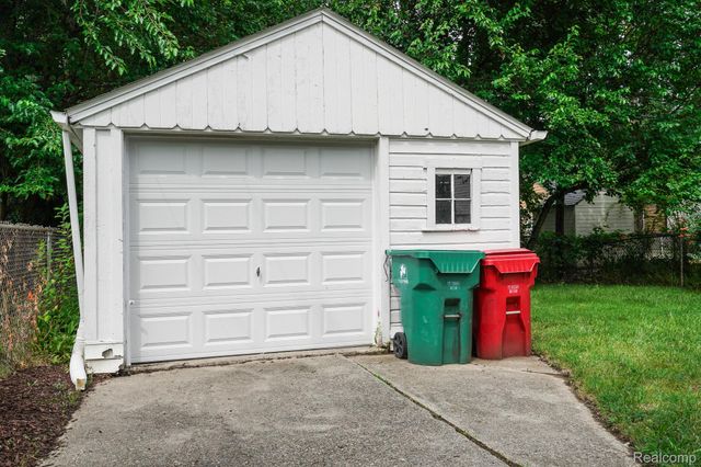 14685 Agnes Avenue, Eastpointe, MI 48021