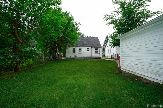 14685 Agnes Avenue, Eastpointe, MI 48021