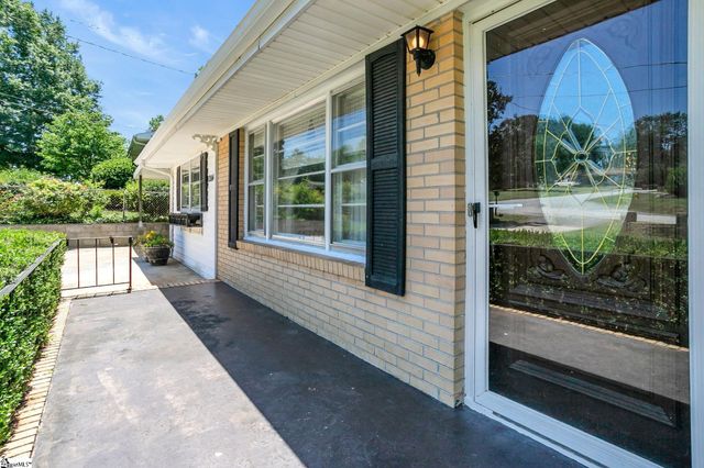204 Parkdale Drive, Greenville, SC 29611