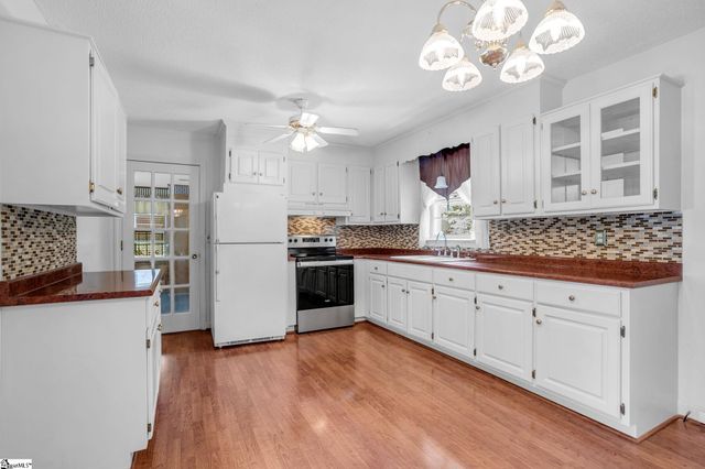 204 Parkdale Drive, Greenville, SC 29611