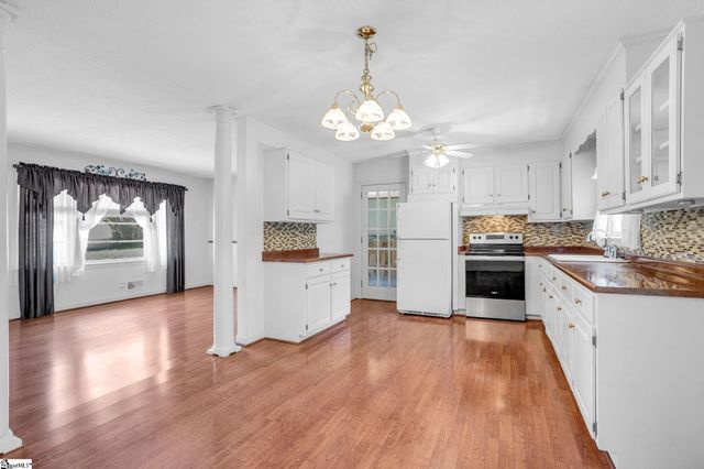 204 Parkdale Drive, Greenville, SC 29611