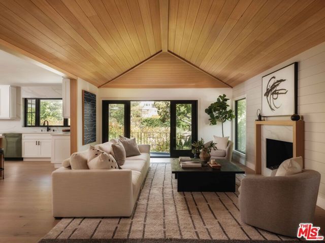 4181 Weslin Avenue, Sherman Oaks, CA 91423