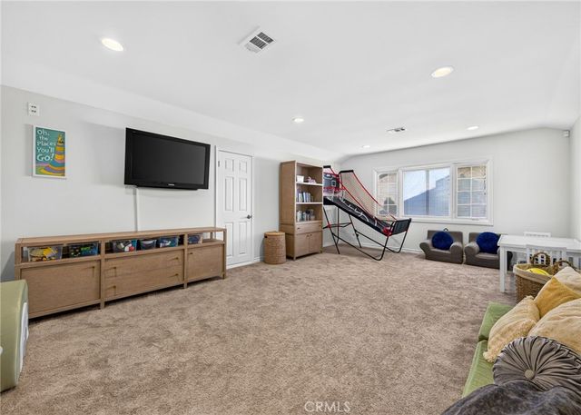5291 Kenilworth, Huntington Beach, CA 92649