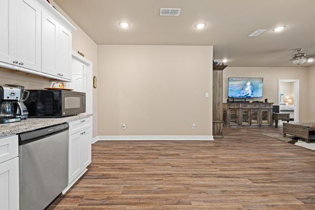 1481 W GAY AVE, Gladewater, TX 75647