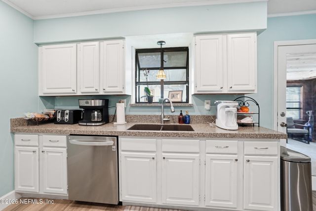 2018 ROSEWOOD Drive, Neptune Beach, FL 32266