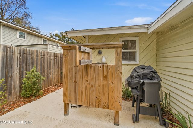 2018 ROSEWOOD Drive, Neptune Beach, FL 32266