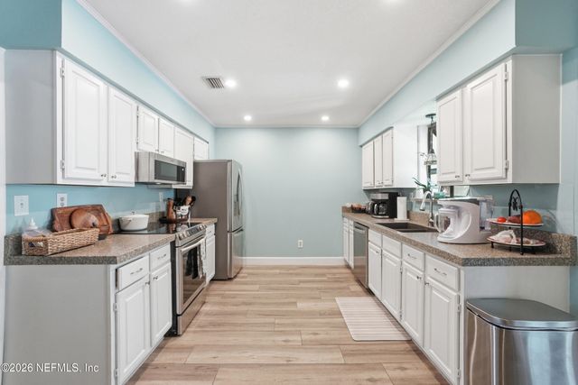 2018 ROSEWOOD Drive, Neptune Beach, FL 32266