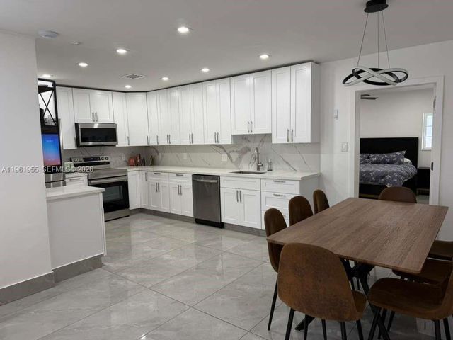 2121 N 57th Ter, Hollywood, FL 33021