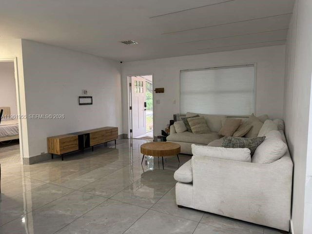 2121 N 57th Ter, Hollywood, FL 33021