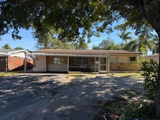 2121 N 57th Ter, Hollywood, FL 33021