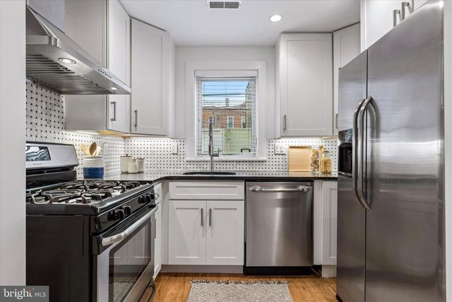 313 MERCY ST, Philadelphia, PA 19148