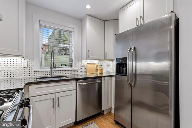 313 MERCY ST, Philadelphia, PA 19148