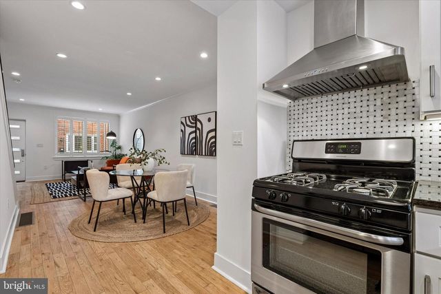 313 MERCY ST, Philadelphia, PA 19148