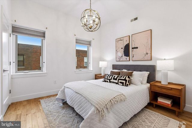 313 MERCY ST, Philadelphia, PA 19148