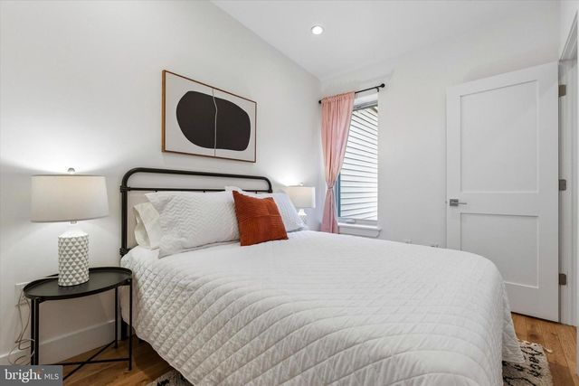 313 MERCY ST, Philadelphia, PA 19148