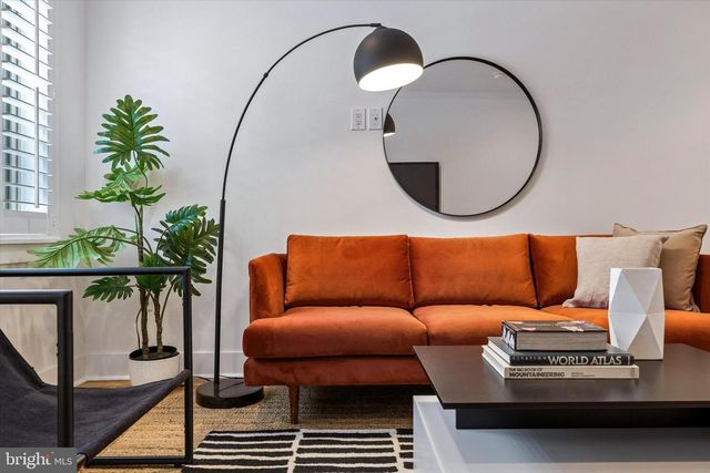 313 MERCY ST, Philadelphia, PA 19148