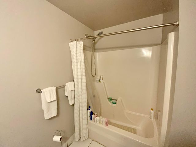 7922 SW 5th Street, North Lauderdale, FL 33068