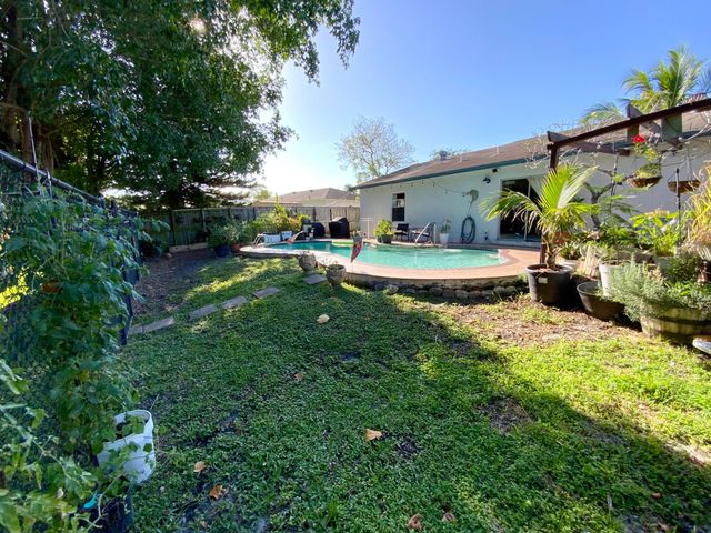 7922 SW 5th Street, North Lauderdale, FL 33068