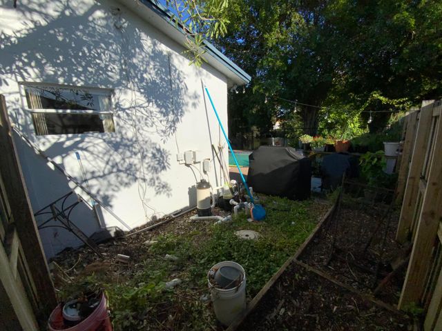 7922 SW 5th Street, North Lauderdale, FL 33068
