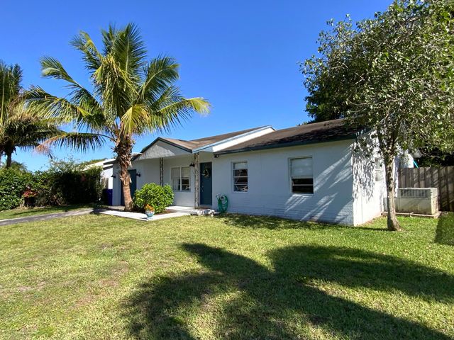 7922 SW 5th Street, North Lauderdale, FL 33068