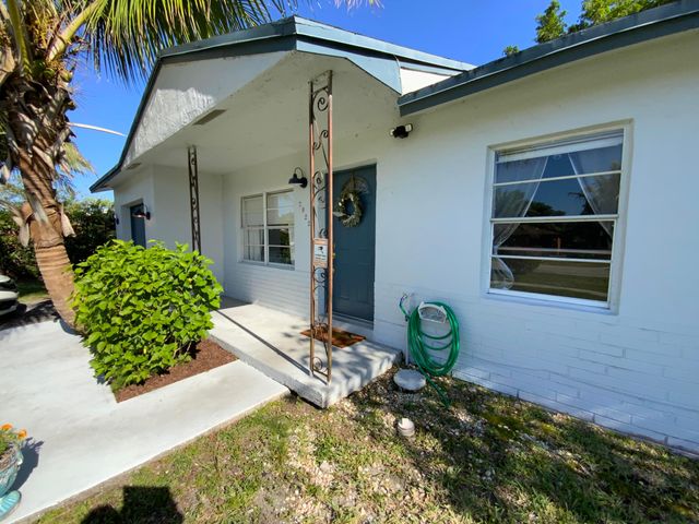7922 SW 5th Street, North Lauderdale, FL 33068