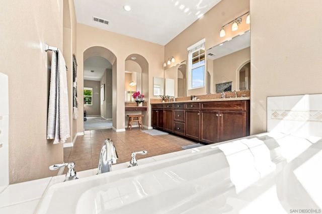 3239 Sitio Tortuga, Carlsbad, CA 92009