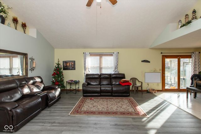 377 Savannah Drive, Greenwood, IN 46142