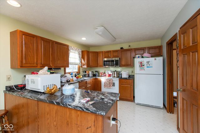 377 Savannah Drive, Greenwood, IN 46142