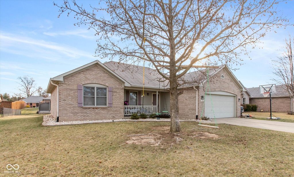 377 Savannah Drive, Greenwood, IN 46142