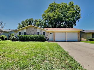 3013 Esters Court, Irving, TX 75062