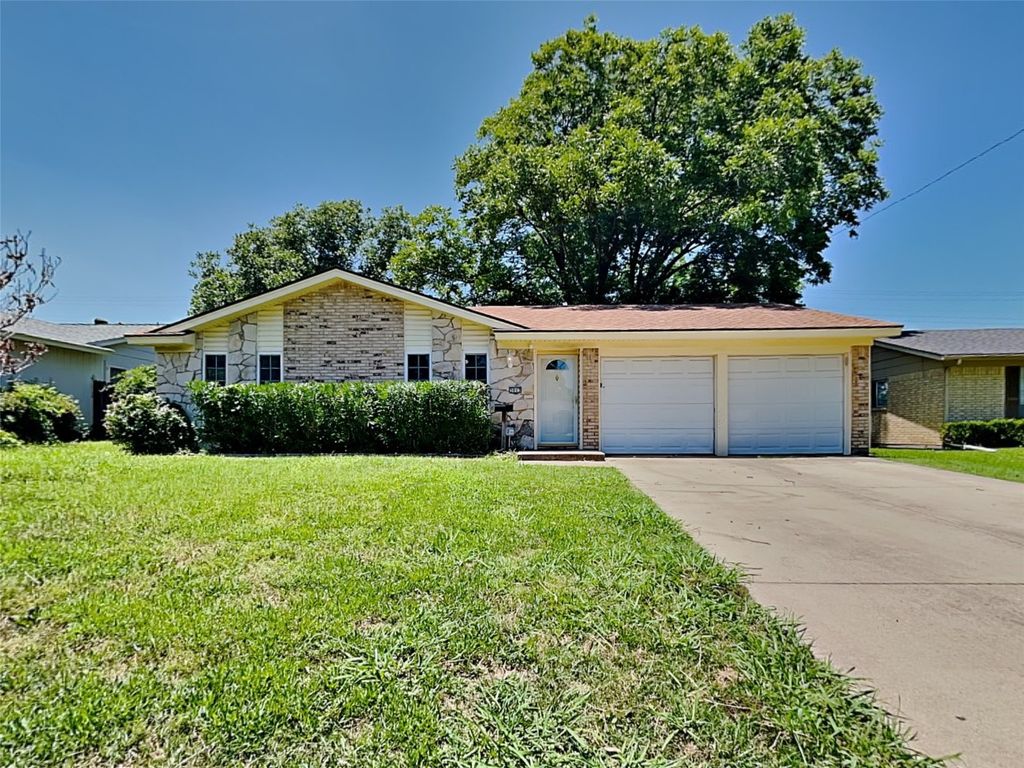3013 Esters Court, Irving, TX 75062