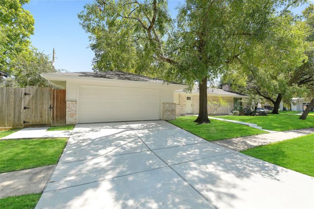 10726 Riverview Drive, Houston, TX 77042