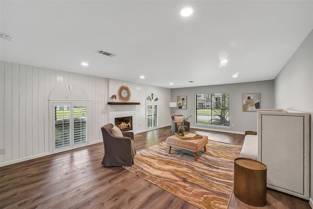 10726 Riverview Drive, Houston, TX 77042