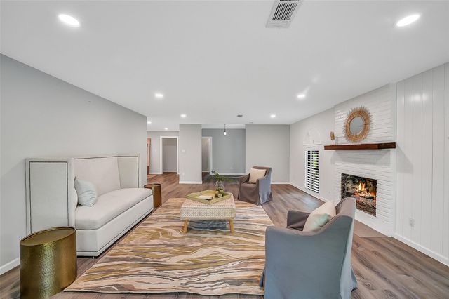 10726 Riverview Drive, Houston, TX 77042