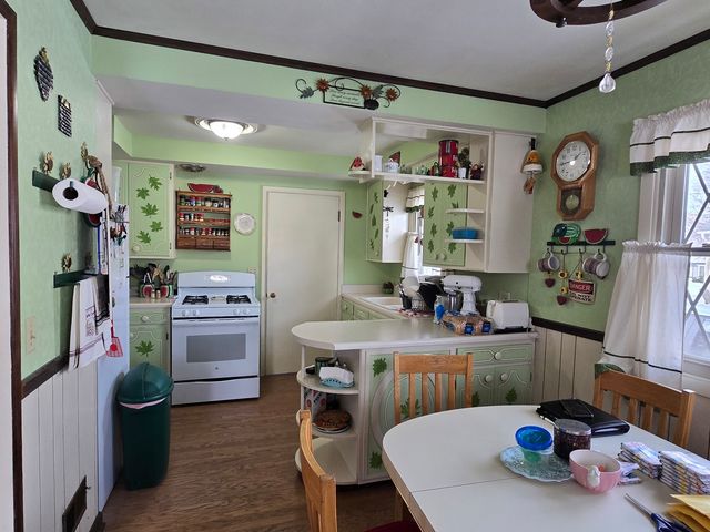 1408 S 10th Street, Clinton, IA 52372