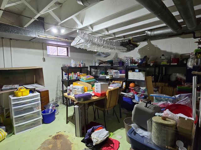 1408 S 10th Street, Clinton, IA 52372