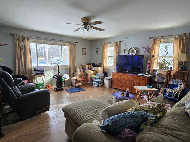 1408 S 10th Street, Clinton, IA 52372