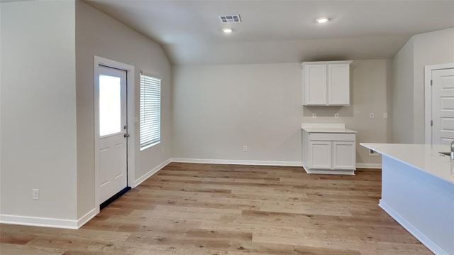 2825 Otis Lane, Yukon, OK 73099