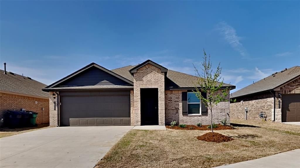2825 Otis Lane, Yukon, OK 73099