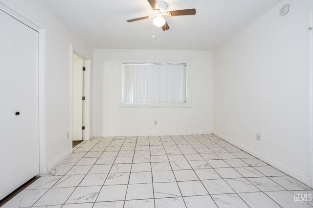 1105 Arena Way, Bakersfield, CA 93304