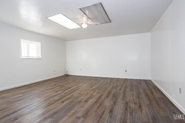 1105 Arena Way, Bakersfield, CA 93304